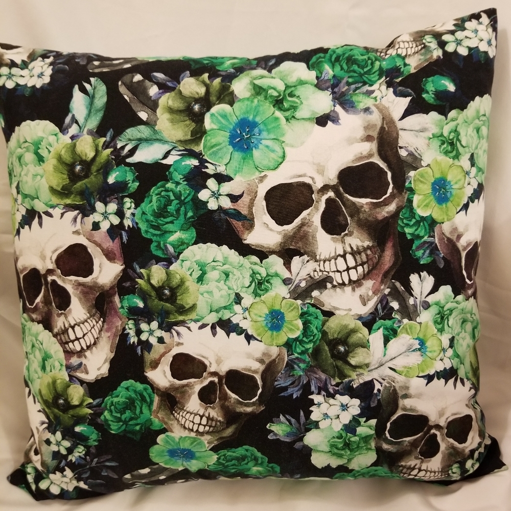 Skulls & Roses Home Decor Covered Pillow